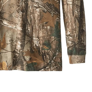 Camiseta de hombre para cazar con patrón de camuflaje de hoja tela ligera y transpirable para climas cálidos - Product Image 6