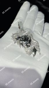 Collier Hip Hop Religieux pour Homme en Argent 925 Plaqué Rhodium avec Pendentif Couronne de Jésus Personnalisé Sertie de Moissanite - Product Image 4