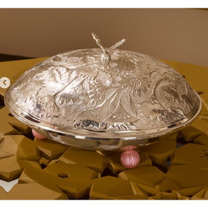 Tazón de mesa único para servir dulces de chocolate Tazón de chocolate de metal plateado de la más alta calidad para bodas y ocasiones especiales - Product Image 4