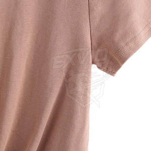 Service OEM : Vêtements pour femmes, t-shirts courts personnalisés, couleurs au choix, style streetwear, coton/polyester, en vente. - Product Image 4