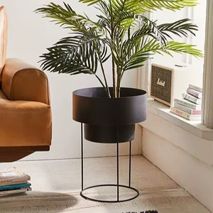 กระถางโลหะทรงสูงหรูหราพร้อมขาตั้งยกต้นไม้เขียวขจีในร่มสำหรับสำนักงานห้องนั่งเล่นร่วมสมัยและบ้าน - Product Image 1