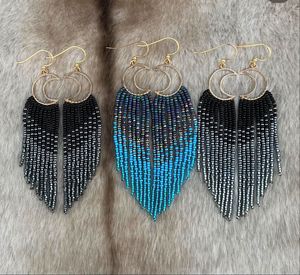 Mode de luxe Long gland perle de rocaille boucles d'oreilles pour les femmes nouveauté accessoire de mariage à la mode par HF Crafts - Product Image 1