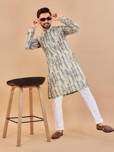 Pyjama Kurta en coton de créateur multicolore style Manyavar pour hommes, vêtement de mariage indien pakistanais, imprimé en relief - Product Image 4