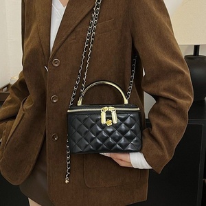 Nouveau <span class=keywords><strong>Sac</strong></span> à <span class=keywords><strong>Bandoulière</strong></span> Printemps 2026 <span class=keywords><strong>pour</strong></span> Filles, Design Fermeture Éclair, <span class=keywords><strong>Petit</strong></span> <span class=keywords><strong>Sac</strong></span> à Main Femme Fleur avec Chaîne et Gaufrage - Product Image 3