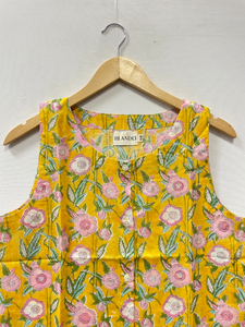 Camisetas sin mangas de algodón cortas con estampado floral y cuello en V para mujer, estilo japonés, look de verano, estampado en bloques, en stock, ecológicas - Product Image 5