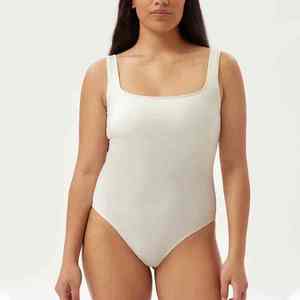 ชุดโยคะไร้รอยต่อแบบเบาสบาย ไซส์พลัส แบบเรียบ สีพื้น กางเกงเลกกิ้งเอวสูง ยกกระชับทรง บราออกกำลังกาย ช่วยยกสะโพก กระชับหน้าท้อง ทรงรัดรูป - Product Image 5