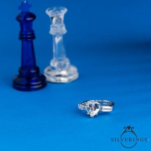 Anillo Solitario de Plata de Ley 925 con Circonita 'En Mi Corazón', Patrón Geométrico, Rodio, Oro de 10k y 14k para Compromiso o Promesa - Product Image 6