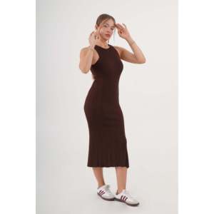 เดรสไหมพรมรัดรูปคอ halter สีเบอร์กันดี ขายส่ง ทรงตามฤดูกาล - Product Image 4