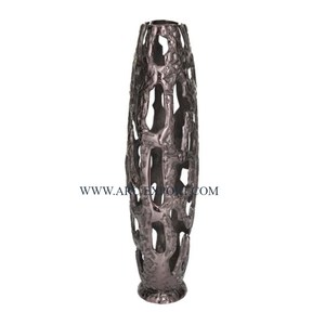 Lot de 2 vases à fleurs en laiton plaqué or et métal Design attrayant Vases et pots à fleurs décoratifs pour table de sol au prix le plus bas - Product Image 4