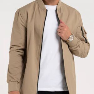 Hombre Chaquetas Sand Longline Bomber Jacket Regular Fit con cuello de béisbol, múltiples bolsillos y elegante atractivo moderno - Product Image 5