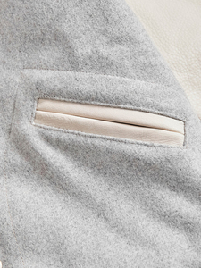 Chaqueta de Béisbol Varsity de Forro Polar Personalizada para Hombre, Nueva Moda OEM, Cuello Alto, Apliques, Botones, Ribetes a Rayas, Reversible - Product Image 5