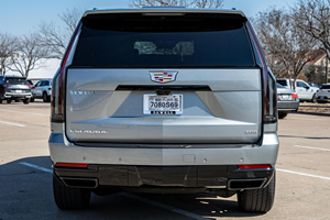 2024 C d I l l c E s c l d E Gauche AWD Cuir 4 cylindres V8 Puissance Hautement Équipé Toit ouvrant panoramique Automatique Autonomie 601-700 km - Product Image 5