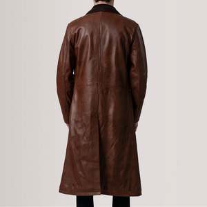 Manteau Charlton à simple boutonnage en cuir ciré marron, style gothique vintage, col à capuche, imprimé, design trench-coat - Product Image 4