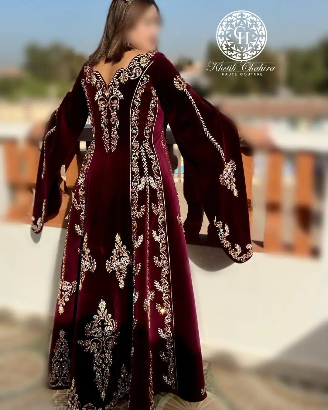 ชุดเดรสผ้ากำมะหยี่สีม่วงสำหรับผู้หญิงมุสลิมอียิปต์แบบดั้งเดิม