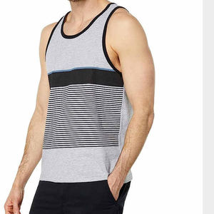 Camisetas sin mangas de punto personalizadas con logo para hombre, de tela transpirable, para entrenamiento, al por mayor, estilo liso para gimnasio y moda urbana. - Product Image 4