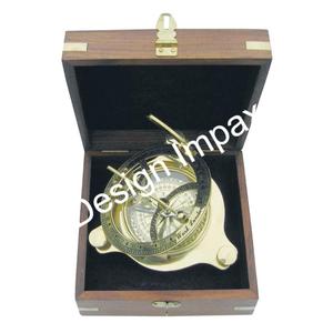 Brújula Náutica de latón con caja - Product Image 3