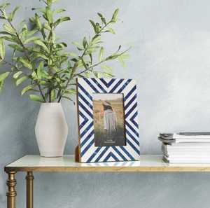 Cadre photo moderne en bois fait à la main pour un usage domestique Incrustation d'os et de résine personnalisée Affichage suspendu par Exportations flagrantes - Product Image 1