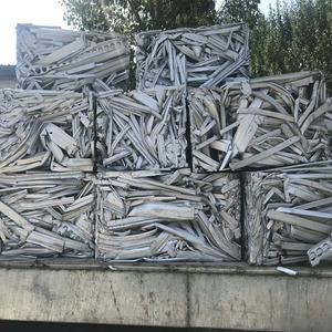 Extrusión de chatarra de aluminio barata 6063 a la venta, proveedor de chatarra de extrusión 6063 de gran oferta, chatarra de aluminio puro 99% 6063 - Product Image 1
