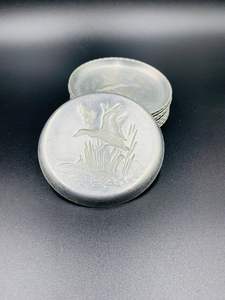 Ensemble de dessous-de-verre en métal moderne avec base antidérapante offrant une forte adhérence et une protection efficace pour les dessus de table - Product Image 5