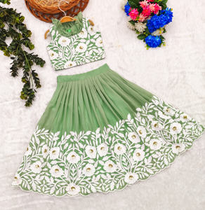 Lehenga Choli Shoryam de Lujo para Niñas, Bordado, Largo hasta el Suelo, Moda |   Ropa Festiva Infantil de Estilo Étnico Indio de la Marca Pista Green - Product Image 1