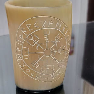 Vaso de Chupito Vikingo de Cuerno de Búfalo Auténtico de Calidad Superior, Hecho a Mano y Tallado a Mano, Precio de Fábrica de la India en oferta - Product Image 1
