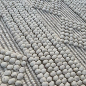 Tapis d'intérieur en laine blanche ivoire tissé à la main, texture en relief, abstrait |   Tapis moderne écologique en tissage plat de style bohème pour salon - Product Image 3