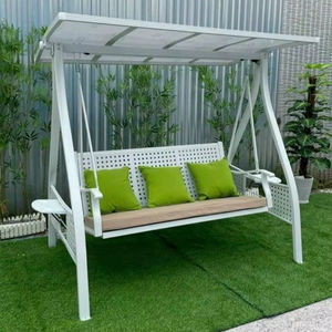 Columpio de hierro duradero con acabado resistente al óxido, perfecto para uso en exteriores de larga duración en todas las condiciones climáticas - Product Image 1