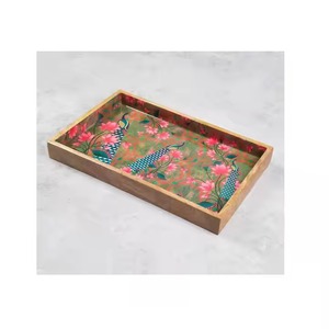 Plateau de service rond en bois émaillé élégant et détaillé en or pour usage domestique, ajoutez une touche de luxe - Product Image 4