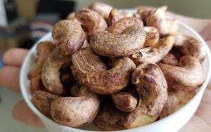 Nueces de Anacardo Tostadas y Saladas al por Mayor (con Cáscara) Fabricante de Marca Privada de Vietnam Nueces de Anacardo al por Mayor - Product Image 2