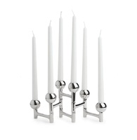 Tempat lilin rusa perak dengan pahatan Hanukkiah dan 9 penyangga lilin terpasang di tanduk untuk dekorasi meja