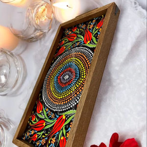 Bandeja de madera para servir con superficie impresa esmaltada, bandeja decorativa de lujo para té, café y aperitivos, bandeja para servir por la noche de FWE - Product Image 1