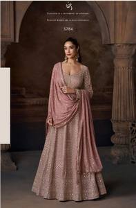 Vestido Chinon de Diseñador con Dupatta, Catálogo Completo Disponible a Precio de Mayoreo, Colección Premium para Bodas. - Product Image 2
