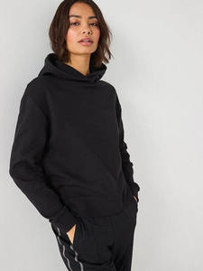 Vente en gros de sweat à capuche classique pour femmes noires avec logo personnalisé de haute qualité sweats à capuche vierges anti-rides et respirants pour femmes - Product Image 3