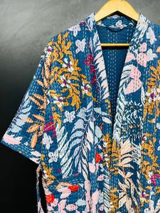 Chaqueta acolchada ecológica única para mujer, Kimono Kantha hecho a mano indio, ropa de invierno, regalo de algodón 100% para ella - Product Image 5