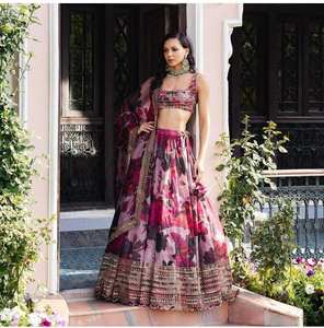 Nouveau Designer Personnalisable Premium Tabby Soie Lehenga Choli Ensemble Belle Séquence Zari Travail Traditionnel pour les Mariages Fêtes - Product Image 3