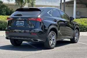 Lexus NX 300 SUV d'occasion en excellent état - Product Image 5
