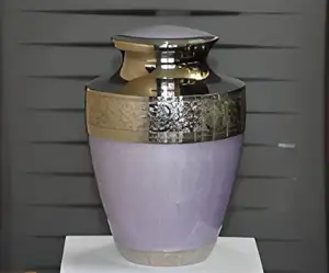 Urnes de crémation en laiton de nouveau style dans de nouvelles urnes de crémation finies antiques souvenir fait à la main pour les fournitures funéraires urnes de nouveau style