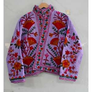 Veste ethnique bohème faite à la main pour femmes brodée en toile de canard, manteau d'hiver personnalisable - Product Image 1