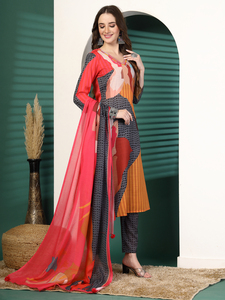 Último Diseño Tradicional Indio Moderno, Kurtis Listo para Usar en Rayón con Estampado Floral, Corte en A, Lavable a Máquina, Pantalón y Dupatta de Corte Recto, Talla Regular - Product Image 6