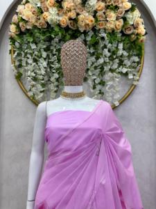 Magnifique Saree Prêt à Porter de Designer avec Volants et Patchs travaillés - Product Image 3