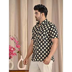 Chemise décontractée pour homme 100% coton avec col montant, respirante, en popeline, manches courtes, imprimée, noire - Product Image 5