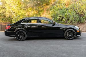 Offre exceptionnelle : Mercedes-Benz E63 AMG berline d'occasion de 2010 - Product Image 3