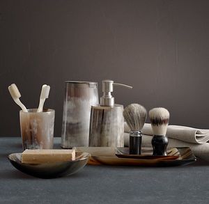 Ensemble de salle de bain minimaliste en résine cinq pièces facile à nettoyer - Product Image 1