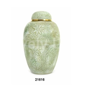 Flor en relieve Lavado verde Metal Latón Cremación Urnas para adultos para cenizas humanas Bolsa de terciopelo gratis - Product Image 1