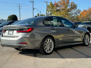 BMW Série 3 330i RWD 2023 d'occasion en excellent état, sans accident, conduite à gauche/droite - Product Image 1