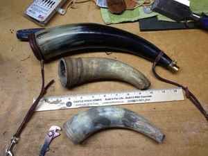 Cuerno de beber de estilo religioso vikingo original de 500ml, artesanía artesanal natural tallada para cerveza e hidromiel - Product Image 4