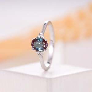 Jeulia Handmade Men's Alexandrite Oval Cut <b>Statement</b> <b>Ring</b> in Sterling Silver - Product Image 5