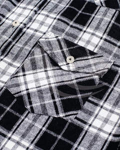 Chemise en flanelle de coton pour dames, élégante, décontractée, à carreaux, design contemporain surdimensionné, confortable, grande taille, respirante - Product Image 3