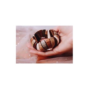 กำไลไม้อะคาเซียหลากสีดีไซน์ทันสมัยสำหรับเป็นของขวัญสำหรับผู้หญิง - Product Image 1