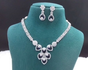 Conjunto de collar y pendientes AD de diseño personalizado de alta calidad, joyería de latón para compromisos, precio al por mayor - Product Image 1